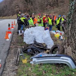 Ramassage des déchets à Vif