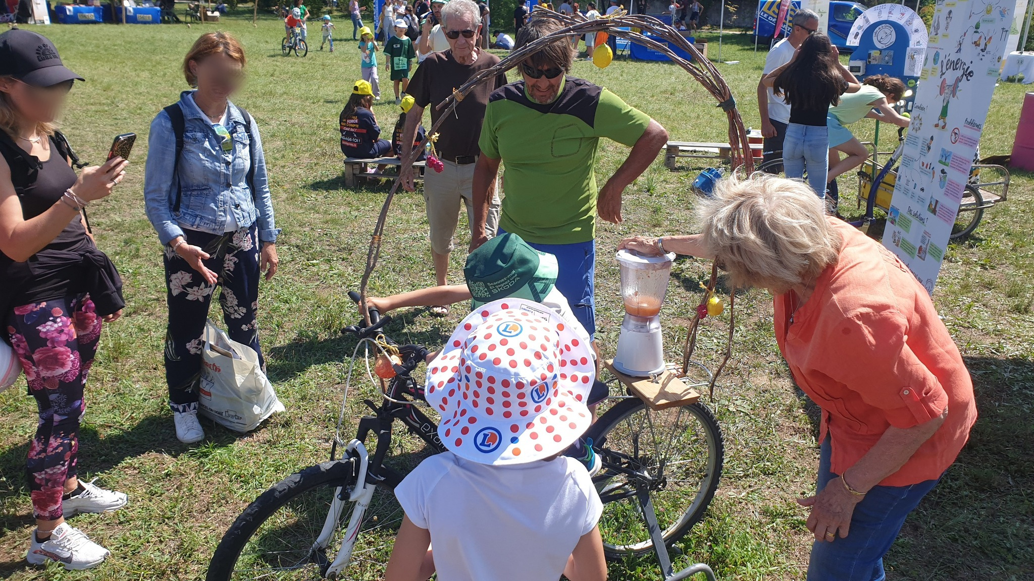 Lire la suite à propos de l’article Stand pour le départ du tour de France